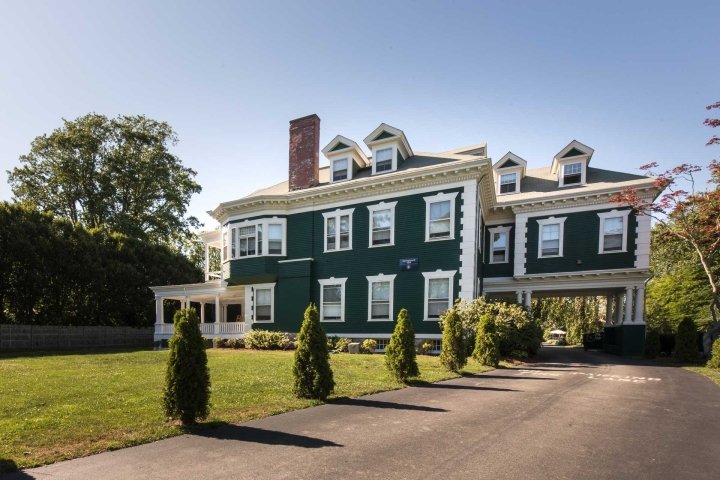Narragansett Hall