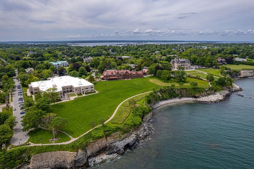 Photo for blog post "Salve Regina launches Cliff Walk Ambassadors program with community collaboration"